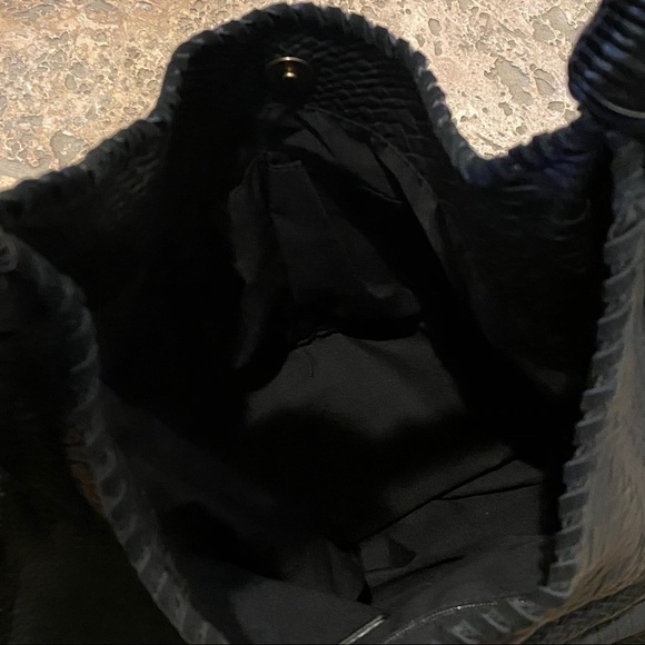 DV Large Black Bag with Tassel - Picture 9 of 10